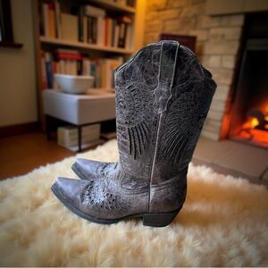 Corkys Brownish Gray leather Heeled cowboy Boots 🤠